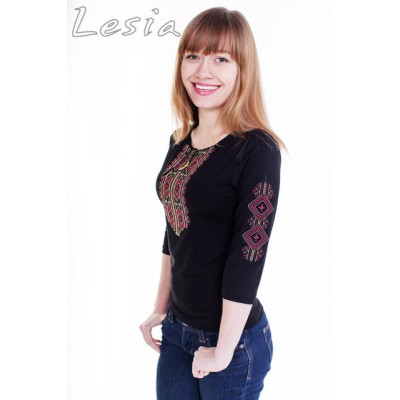 Embroidered t-shirt with 3/4 sleeves "Gutsul Ornament" mauve on black